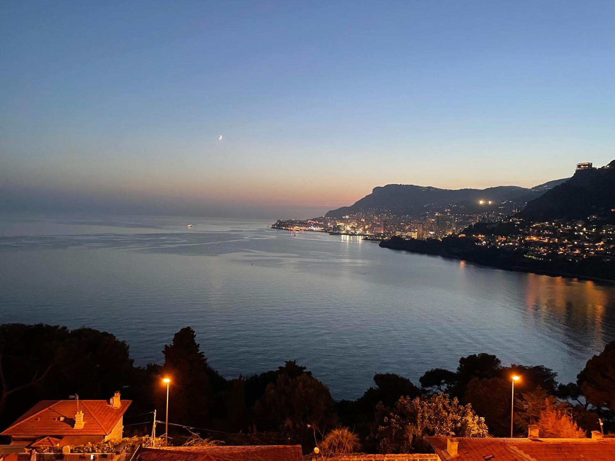 Aux Portes De Monaco Superbe T3 Vue Mer 罗克布吕讷-卡普马丹 外观 照片